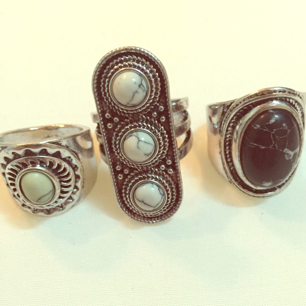 3 Rings- silver colored